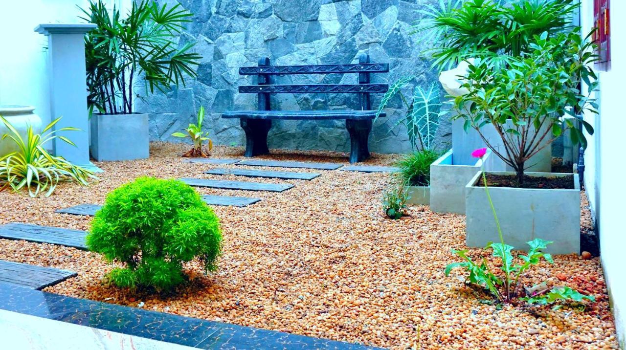 Ocean Bay Surf Resort ウェリガマ エクステリア 写真
